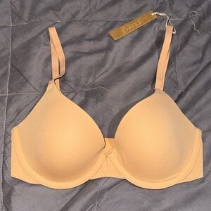 Skims fits everybody t-shirt Demi bra ‘ochre’